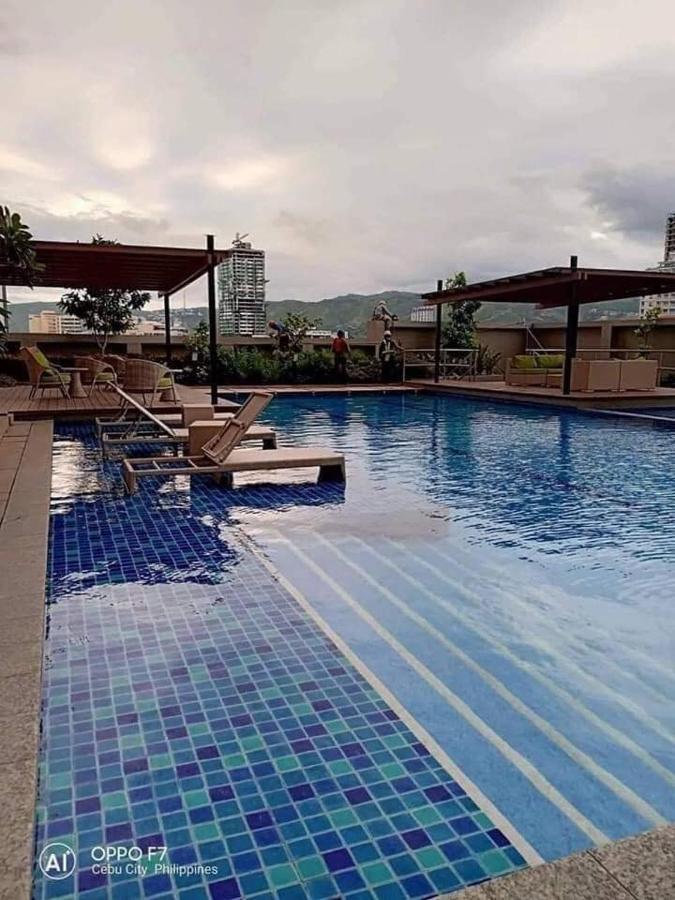 Horizon 101 A4 Near Robinson Mall Free Pool Wifi Cebu Eksteriør bilde